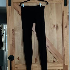 Lululemon Mid-Rise Aligns “28